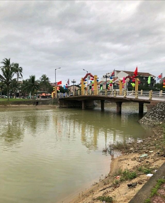Thu Bon River