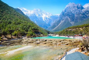 丽江玉龙雪山+蓝月谷+云杉坪一日游【专车上门接送·包门票】【[优享行程]经济实惠，安全舒适，观赏一路美景】