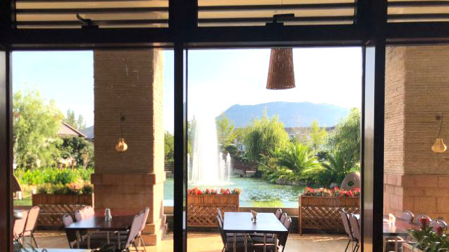 昆明华邑酒店·鲜艳全日餐厅