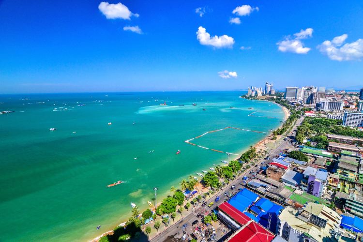 Pattaya Beach (Vibrant Nightlife, Central Location, Beach Activities)
