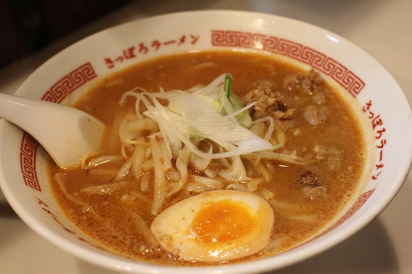 【北海道札幌美食】元祖札幌拉面橫横丁：HIGUMA（ひぐま）横丁本店【樽山雪兽】