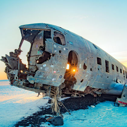 冰岛DC-3飞机残骸+塞里雅兰瀑布+彩虹+米达尔斯冰原一日游