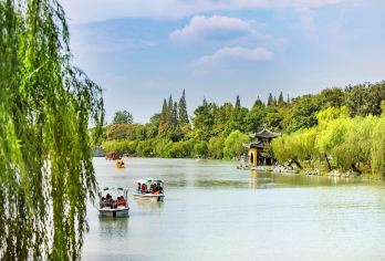 瘦西湖+何园+大明寺一日游【南京/扬州出发  门票全含】【南京站/南京南站接。扬州参团出发不起早，轻松自由。】