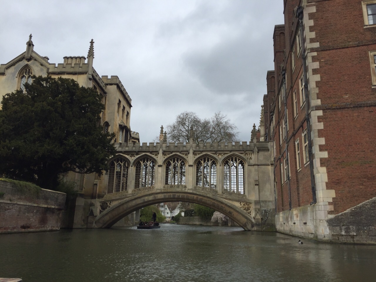 美得令人赞叹的剑桥大学叹息桥