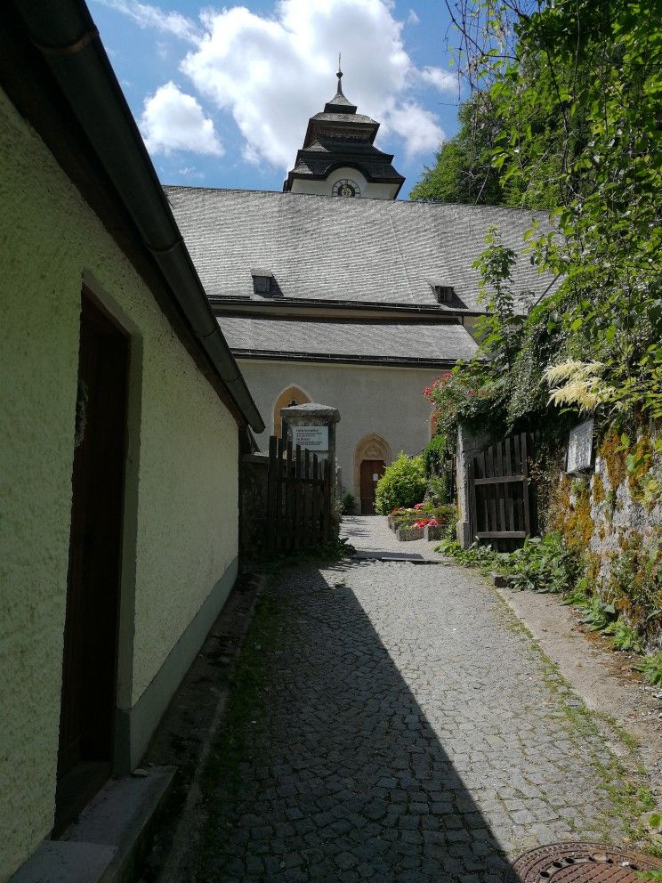 奥地利萨尔斯堡～哈尔施塔特天主教堂和人骨室