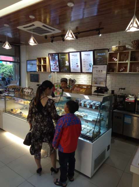 顶香居烘焙连锁(龙田金山店)