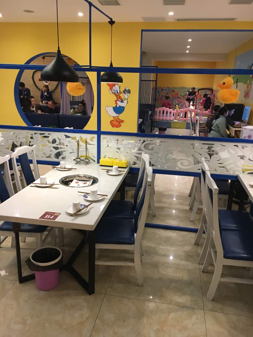 张大师鸭爪爪特色hi锅餐厅图片