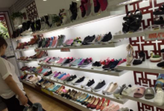 东来服饰鞋业购物图片