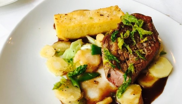 Kavalierhaus Caputh餐厅图片