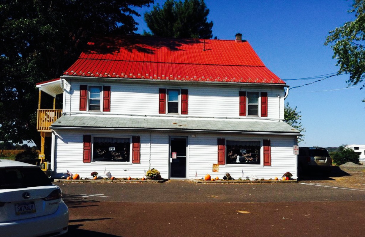 Coventry Parlor at Laurel Locks