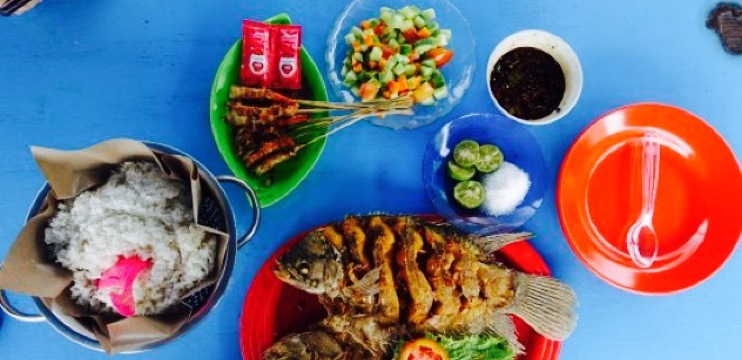 Rumah Makan Terapung Pinadar Lido