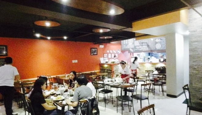 Pizza Volante in Subic Bay