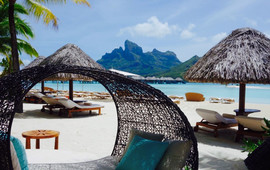 Fare Hoa Beach Bar