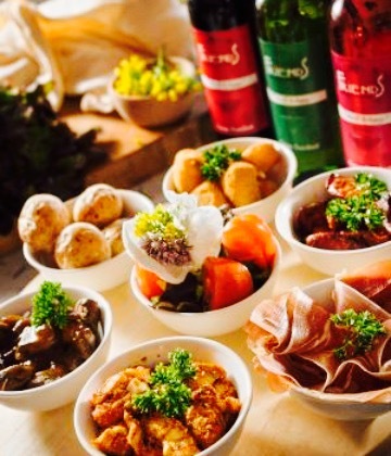 Friends Lounge Bar & Restaurant餐厅图片