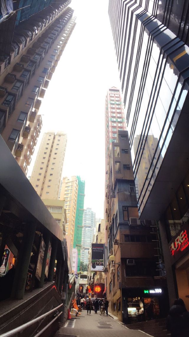 Central to Mid-Levels Escalator