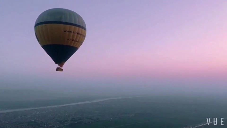 乘坐热气球看尼罗河的日出