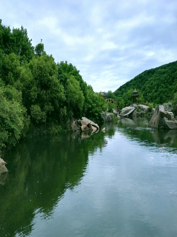 夏日游镜泊湖