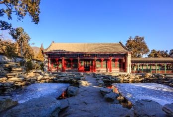 北京香山公园2-7人英文私家团|赏秋自行集合/上门接送可选【[赏秋之旅]香山每到秋天，漫山遍野的黄栌树叶红得像火焰一般，霜后呈深紫红色。】