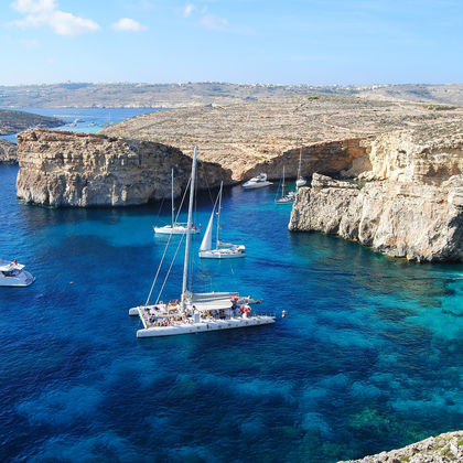 马耳他蓝湖+Azure Window+旧薄荷街+大王宫一日游