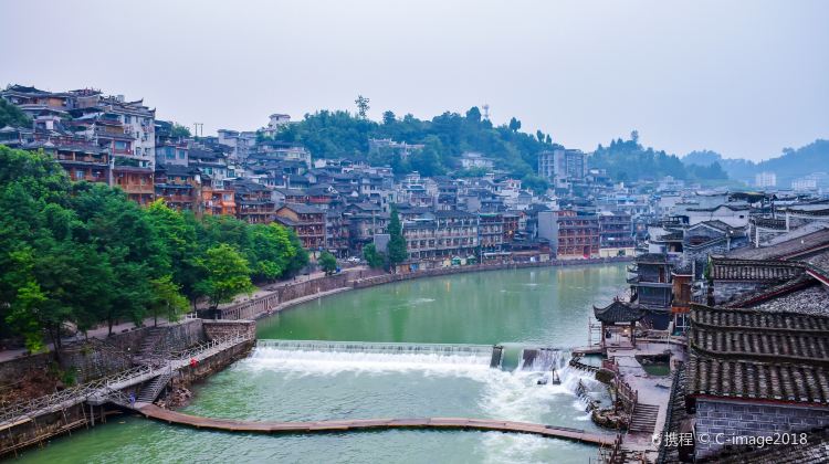 6-Day Hunan Group Tours: Changsha + Zhangjiajie + Tianmen Mountain National Forest Park + Fenghuang Ancient Town