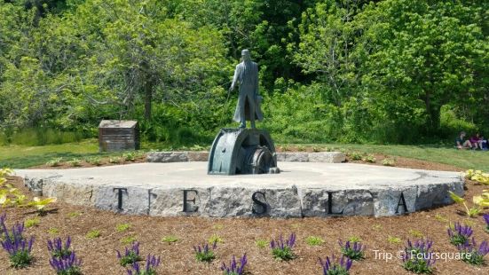 Nikola Tesla Statue