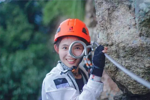 惊险挑战的户外项目—飞拉达攀岩，在宁波溪口就可以玩