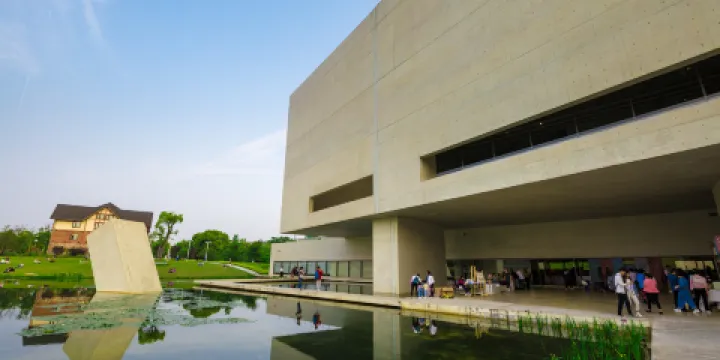 謝子龍影像藝術館