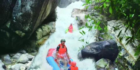 金蘭龍王峽漂流