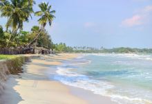 亭可马里Uppuveli海滩景点图片