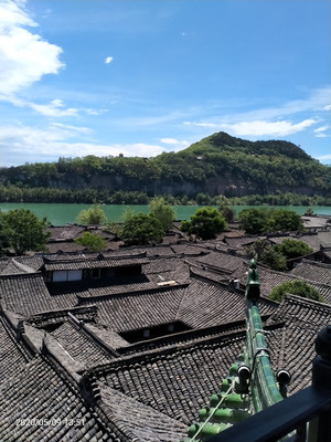 阆中之恋，碧水环绕的小城故事-------