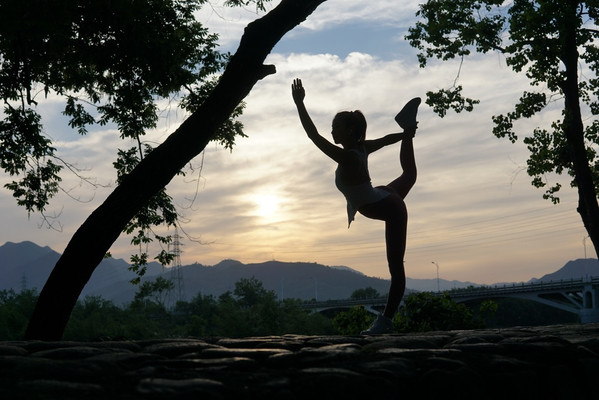 浙江又一古镇被《跑男》相中,三角翼玻璃滑道嗨起来!这个夏天尽情释放你的多巴胺。