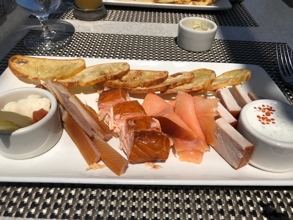 Ronnie's Steak N Grill餐厅图片