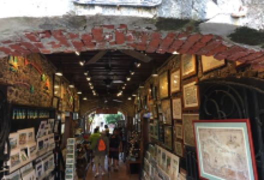 A. H. Riise Mall购物图片