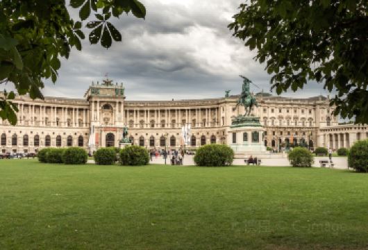 茜茜公主博物馆+黑死病纪念柱+英雄广场+维也纳金色大厅一日游【精品包车，私享空间，上门接送，轻松出行】