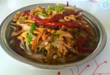 小席柴窝堡机密辣子鸡美食图片