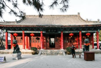 水陆庵壁塑博物馆+《驼铃传奇》秀一日游【黑神话.悟空取景地】【水陆庵大雄宝殿保存下来的3700余尊泥塑，被喻为“壁塑瑰宝”。】