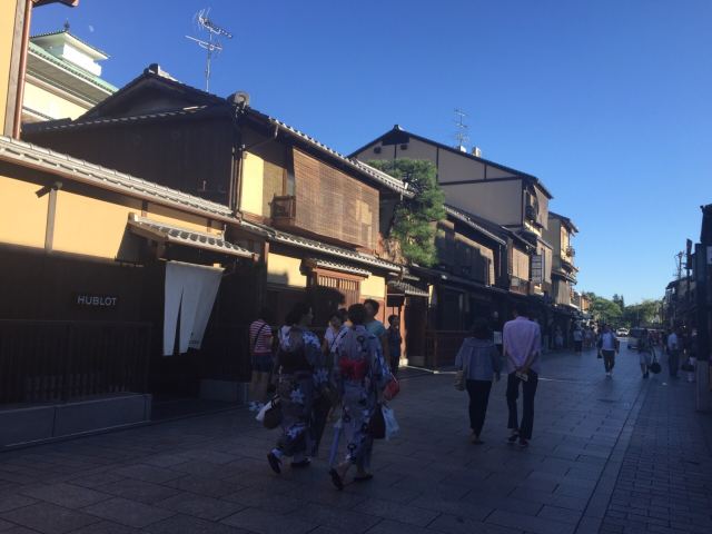 Hanamikoji