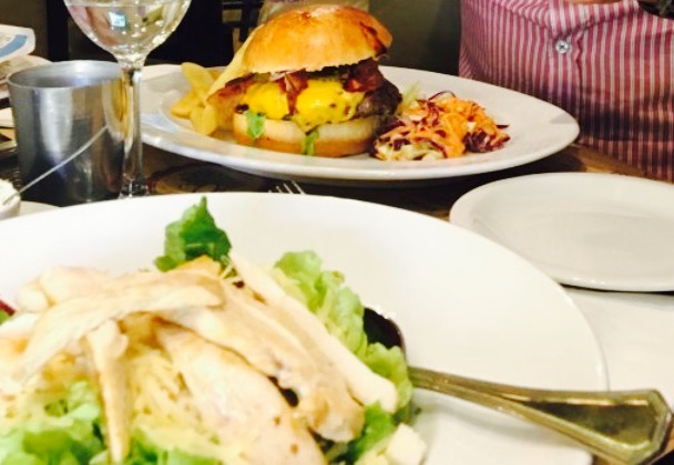 Tante Sara Pastelería y Restó餐厅图片