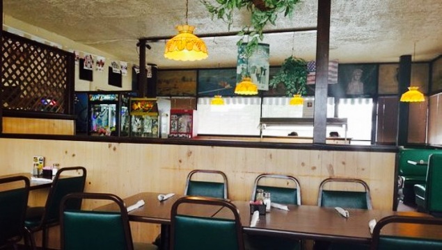 Dinis Brothers Pizza & Restaurant餐厅图片