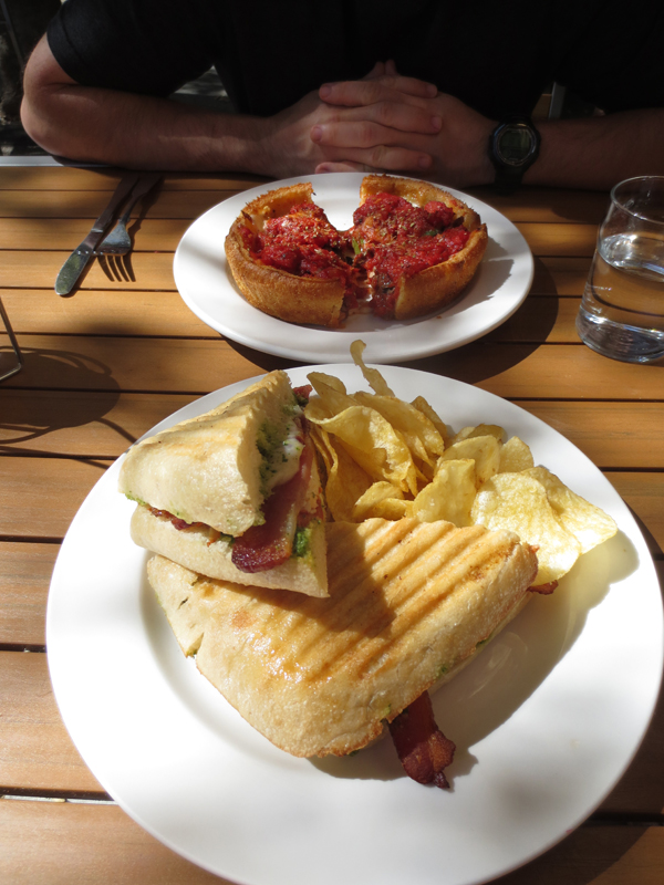 Blue Line Pizza餐厅图片