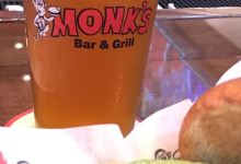 Monk's Bar and Grill美食图片