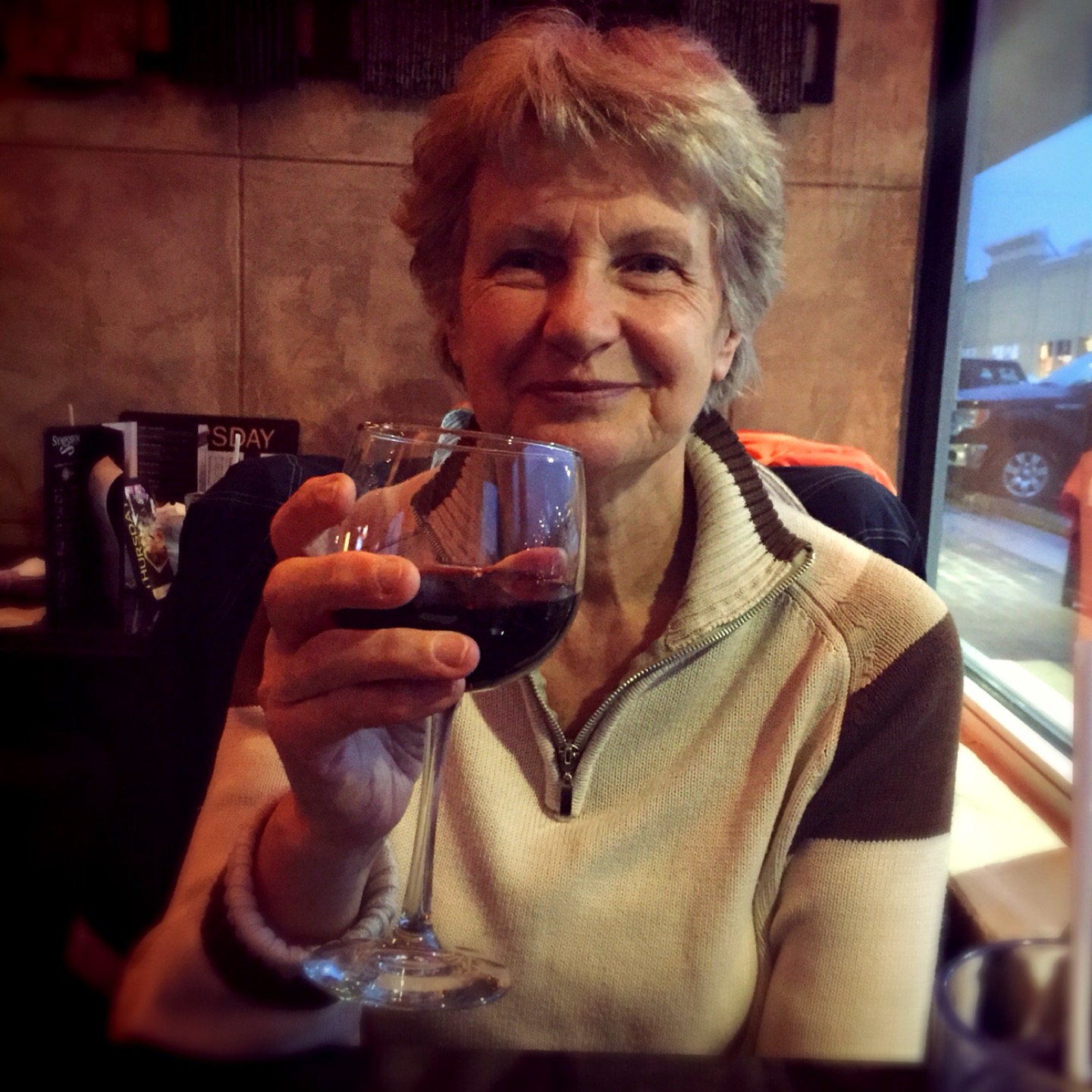 Symposium Cafe Restaurant & Lounge