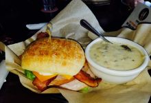 Fielder's Choice美食图片