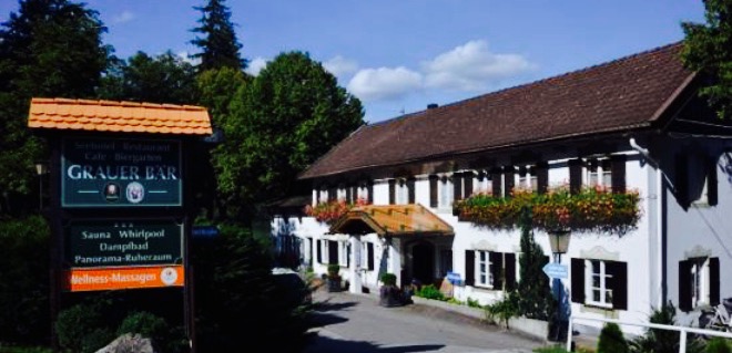 Grauer Bar Cafe Restaurant