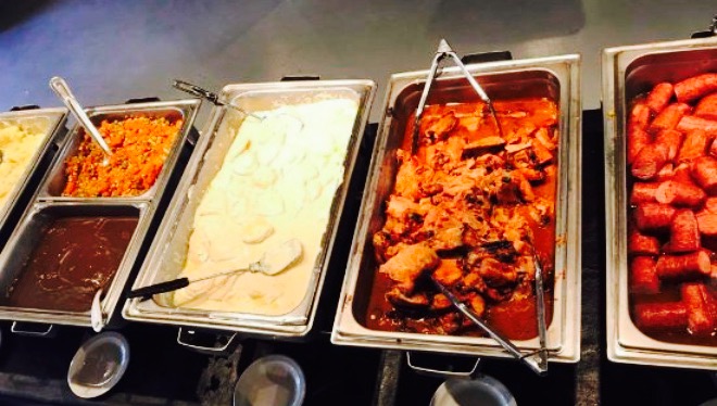 Livery Barn Restaurant餐厅图片