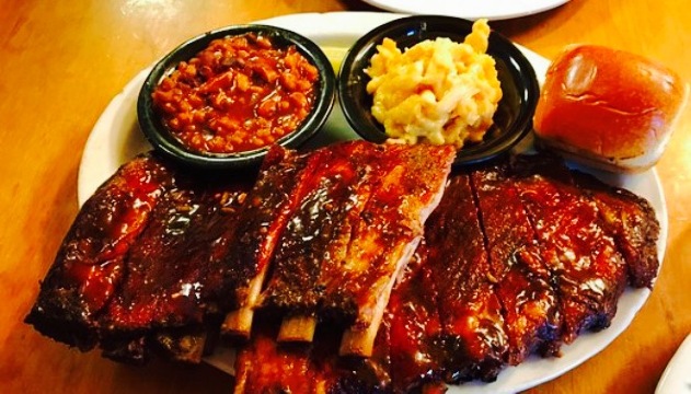 Holy Smokes BBQ餐厅图片