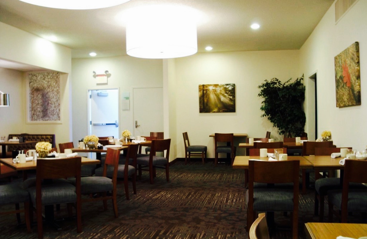 Anthony's Restaurant & Lounge餐厅图片