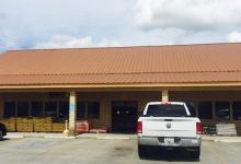 Luchazie General Store & Restaurant购物图片