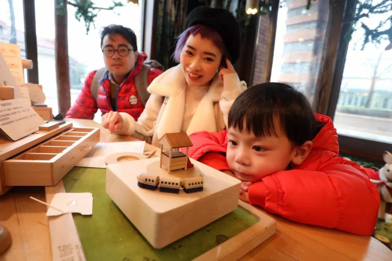 寻上海最浓年味?快去迪士尼小镇