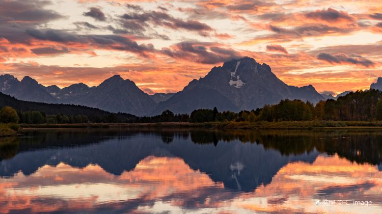 4-Day Yellowstone Tour from Salt Lake City·Grand Teton, Artist Point, Upper Yellowstone Falls, Mud Volcano Area
